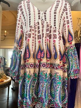 Umgee White Multi Bohemian Paisley Mini Dress with Bell Sleeve lgth 33” bust 36”